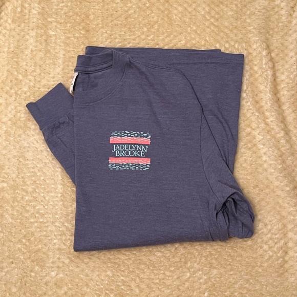 Jadelynn Brooke t-shirt. Size medium. Good used condition - Picture 3 of 4